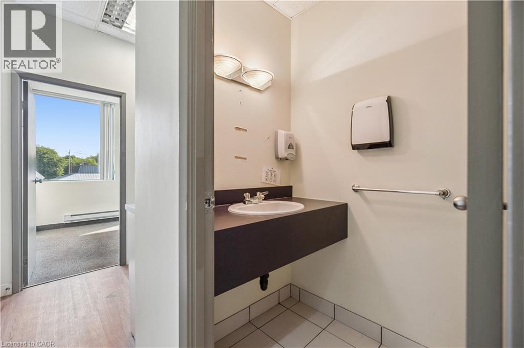 751 Victoria Street S Unit# 200, Kitchener, Ontario  N2M 5N4 - Photo 44 - 40761436