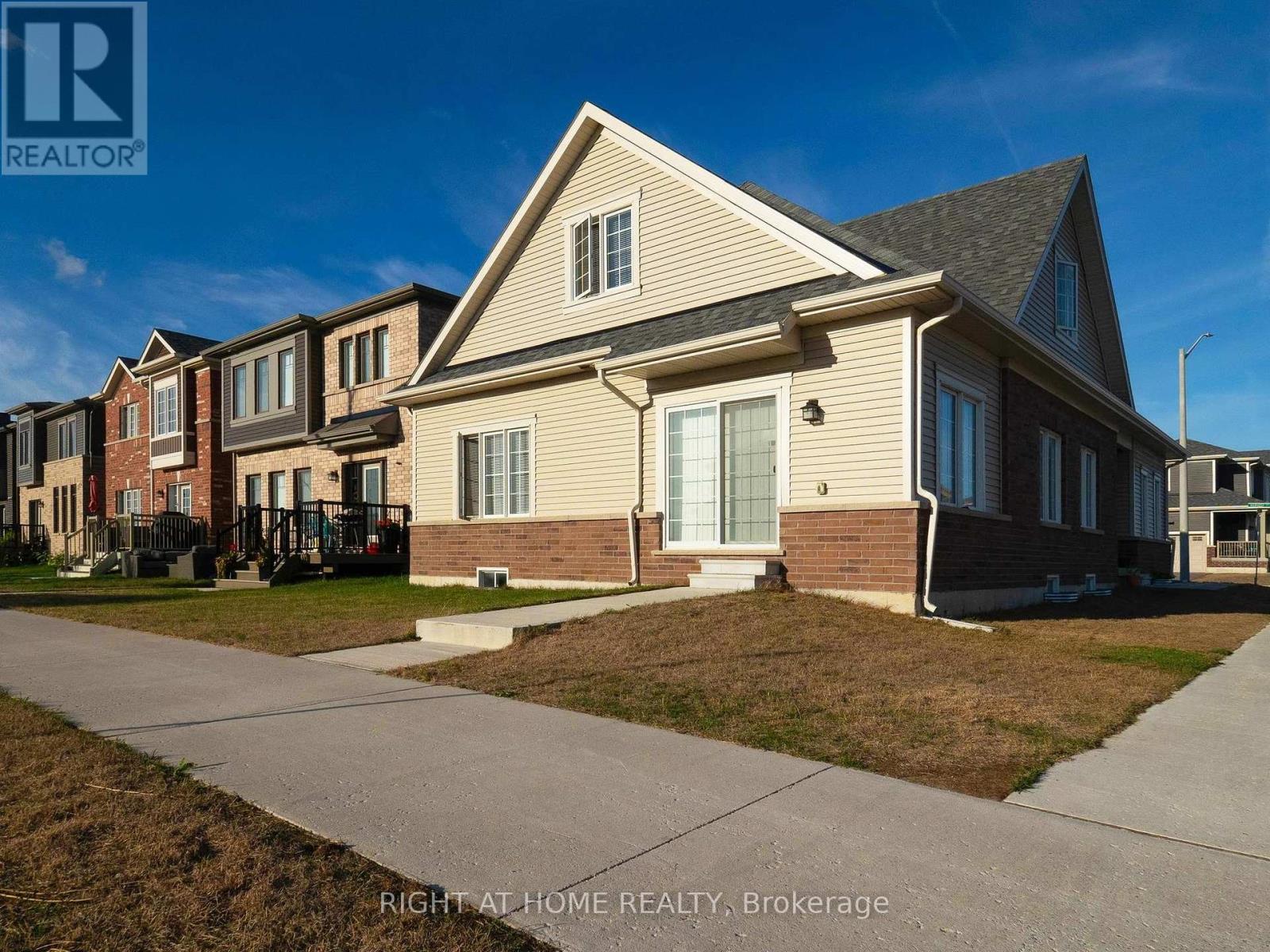 1 HARVEST CRESCENT, Barrie, Ontario