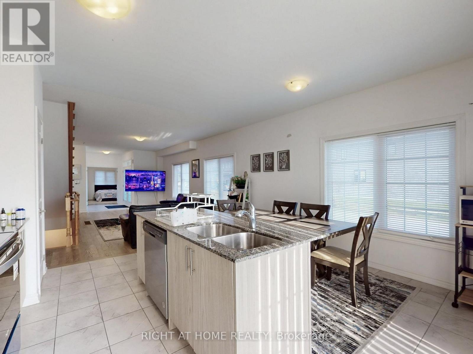 1 Harvest Crescent, Barrie (Innis-Shore), Ontario  L9J 0T3 - Photo 10 - S12373770