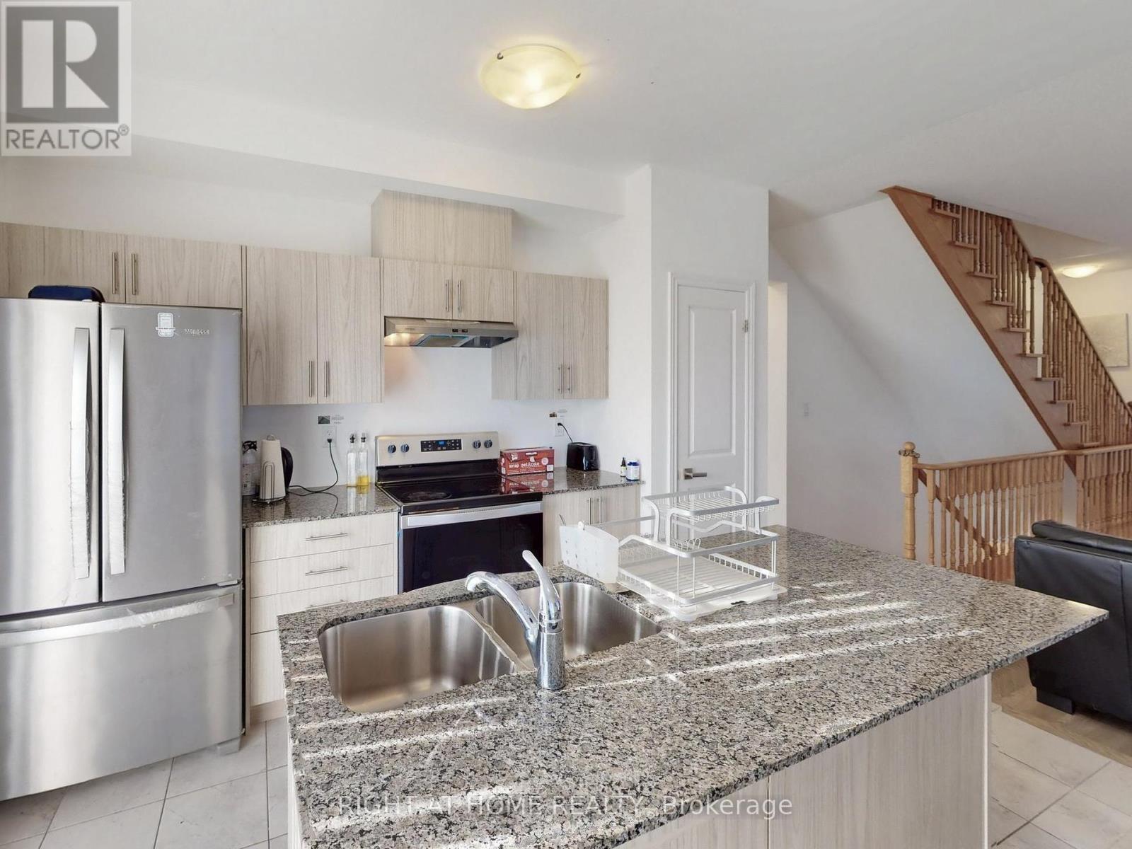 1 Harvest Crescent, Barrie (Innis-Shore), Ontario  L9J 0T3 - Photo 11 - S12373770