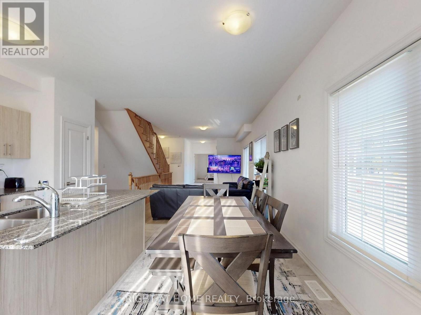 1 Harvest Crescent, Barrie (Innis-Shore), Ontario  L9J 0T3 - Photo 14 - S12373770