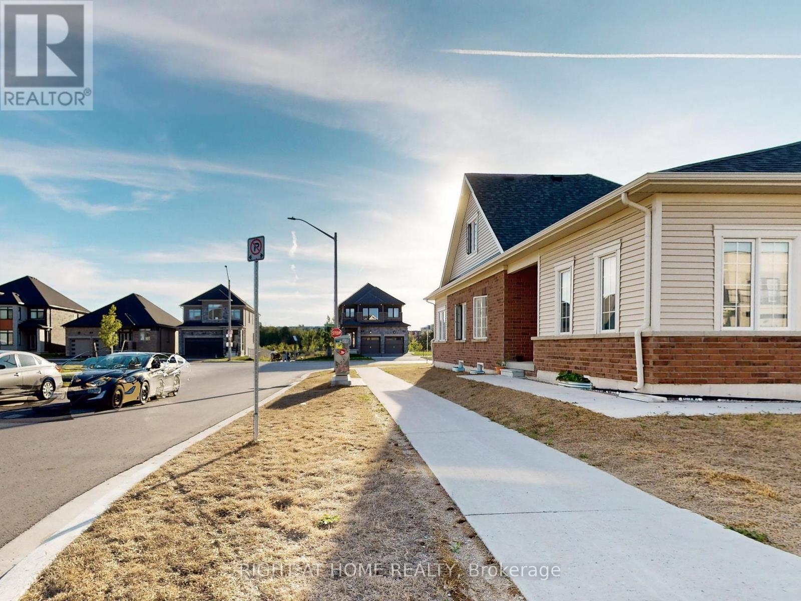 1 Harvest Crescent, Barrie (Innis-Shore), Ontario  L9J 0T3 - Photo 2 - S12373770