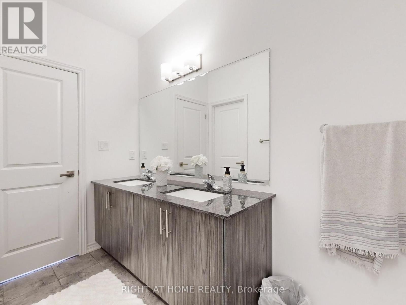 1 Harvest Crescent, Barrie (Innis-Shore), Ontario  L9J 0T3 - Photo 21 - S12373770