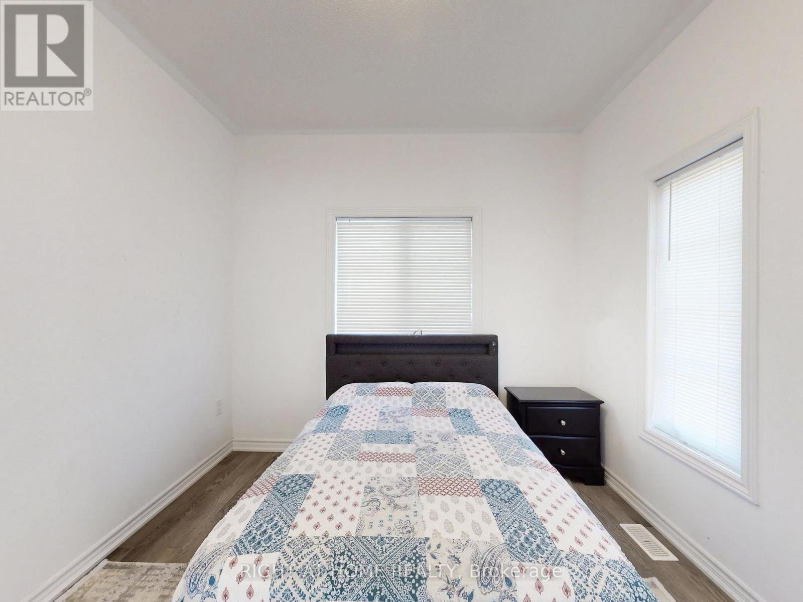 1 Harvest Crescent, Barrie (Innis-Shore), Ontario  L9J 0T3 - Photo 23 - S12373770