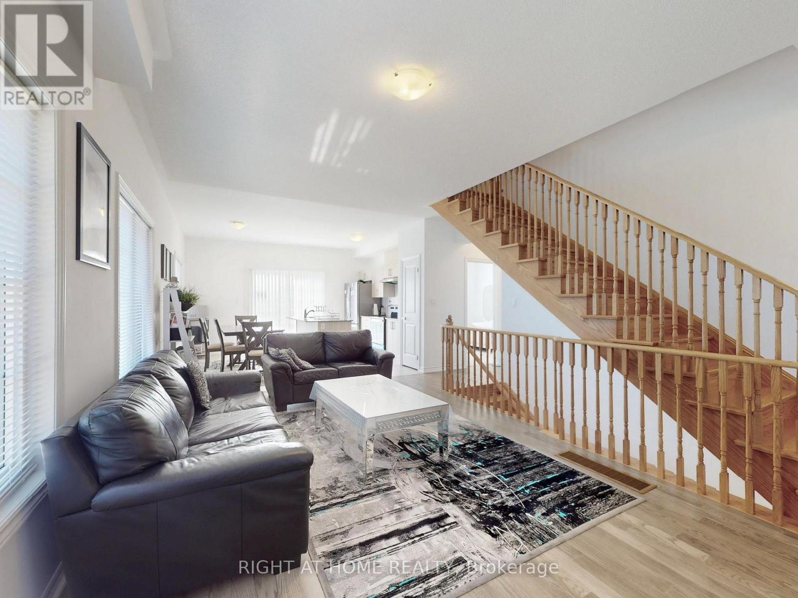 1 Harvest Crescent, Barrie (Innis-Shore), Ontario  L9J 0T3 - Photo 5 - S12373770