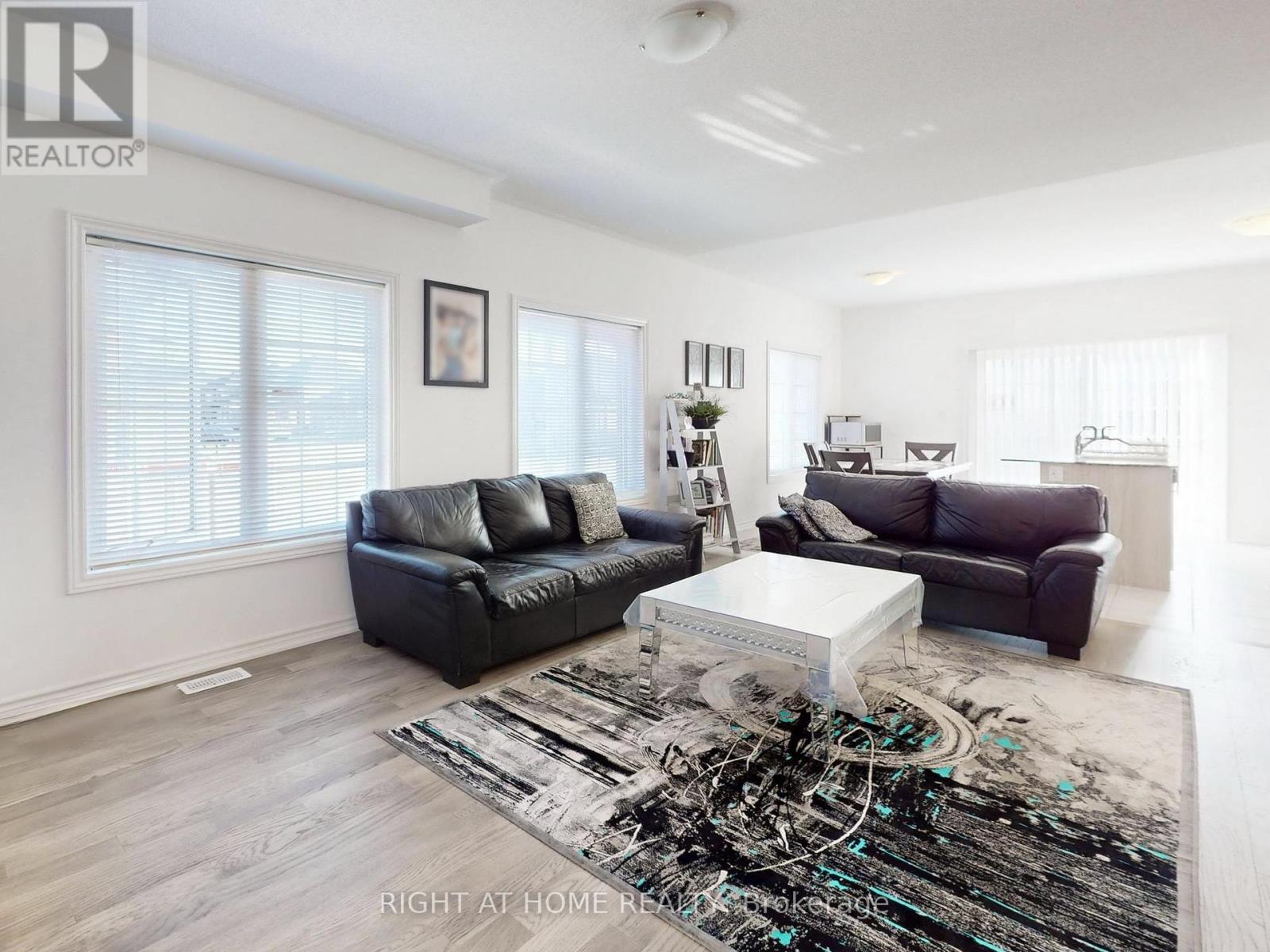 1 Harvest Crescent, Barrie (Innis-Shore), Ontario  L9J 0T3 - Photo 6 - S12373770