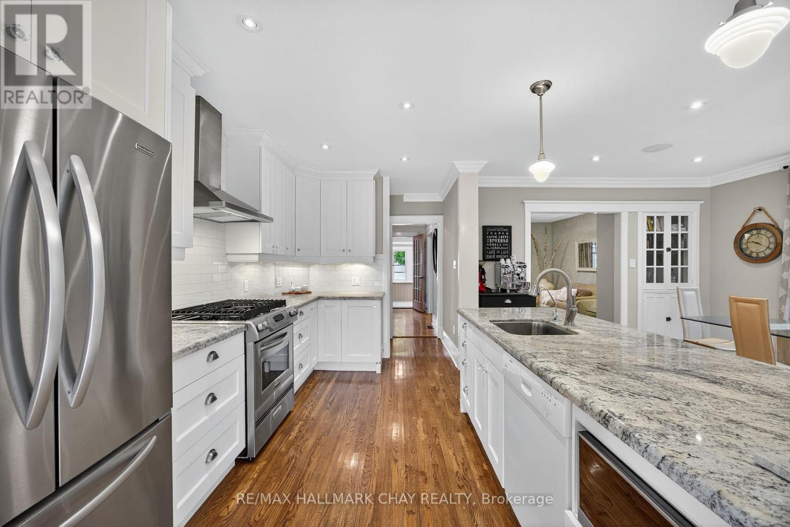 53 Eccles Street N, Barrie, Ontario  L4N 1Y3 - Photo 8 - S12373334