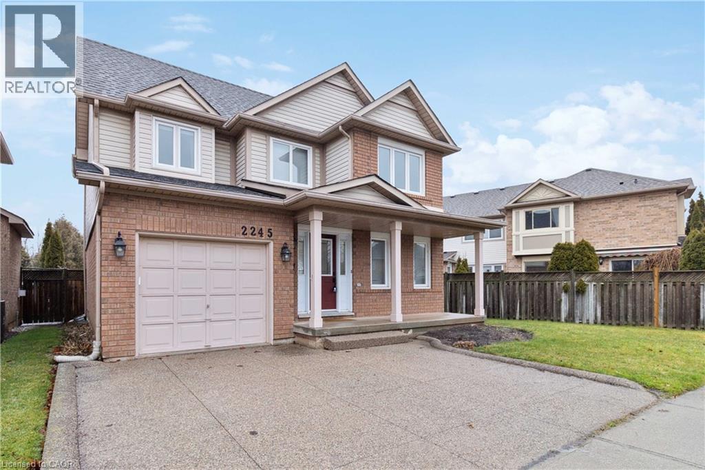 2245 Pathfinder Drive, Burlington, Ontario  L7L 6L6 - Photo 2 - 40764911