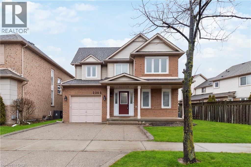 2245 Pathfinder Drive, Burlington, Ontario  L7L 6L6 - Photo 1 - 40764911