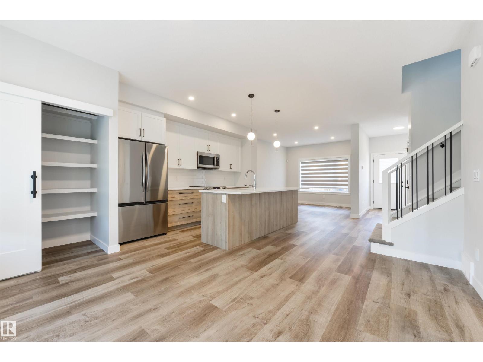 8311 & 8313 76 Av Nw, Edmonton, Alberta  T6C 0H9 - Photo 13 - E4455616
