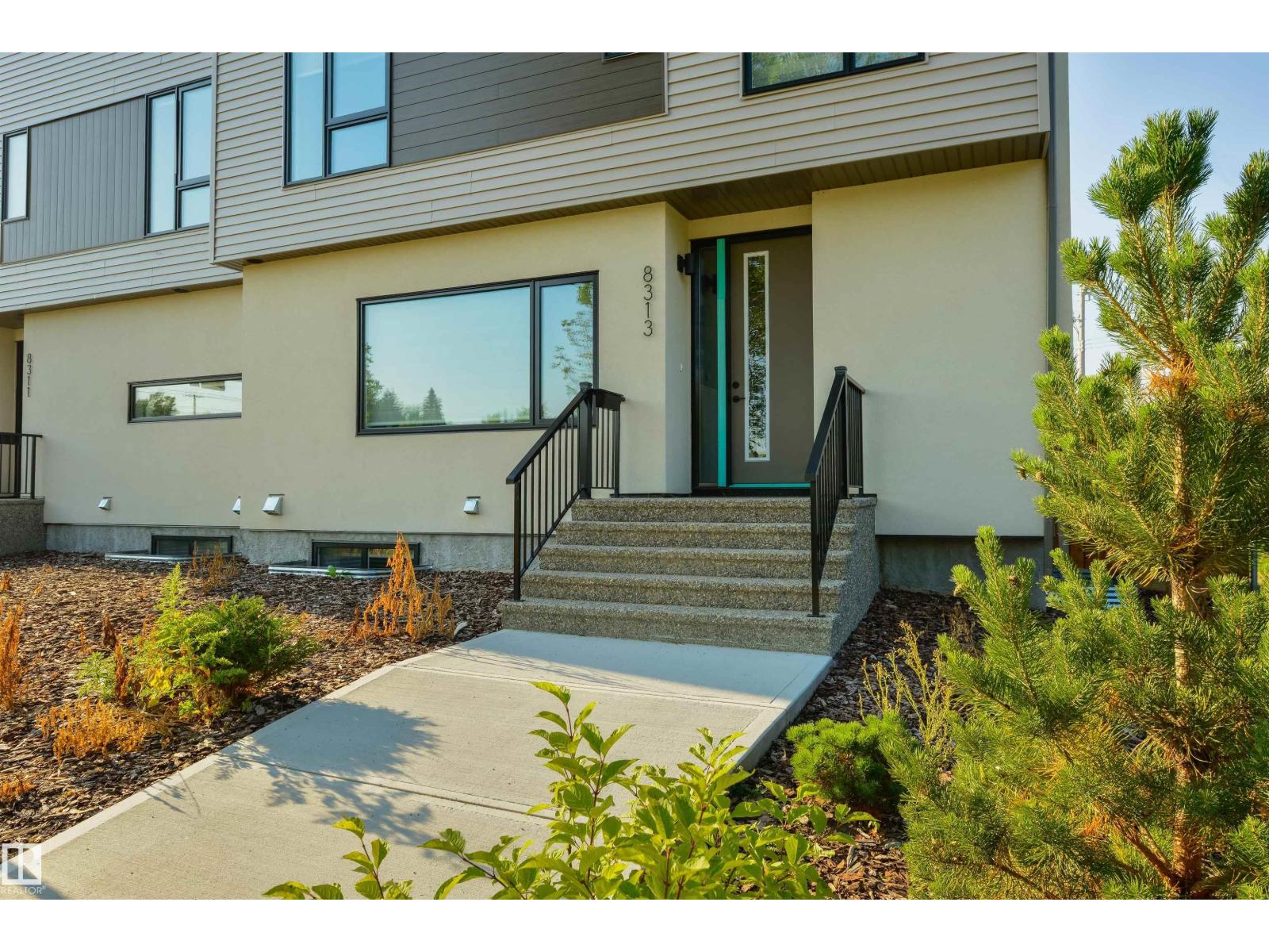 8311 & 8313 76 Av Nw, Edmonton, Alberta  T6C 0H9 - Photo 9 - E4455616