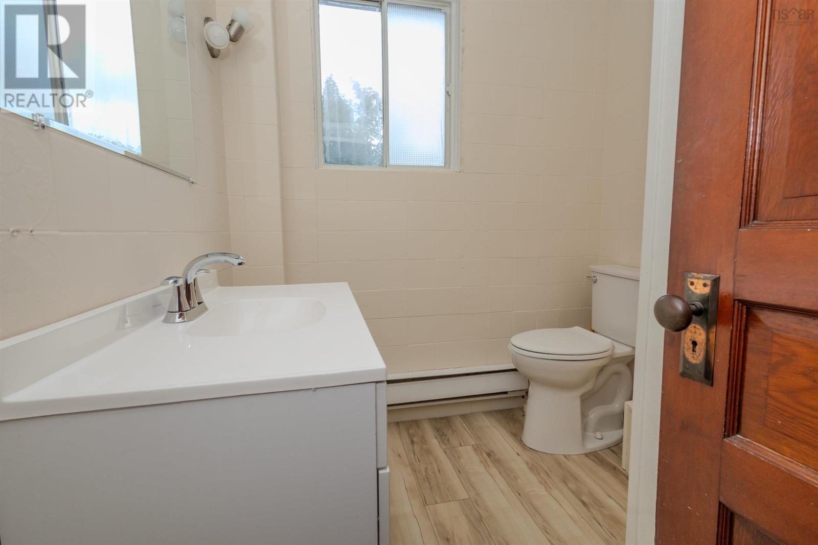 41 Charlotte, Sydney, Nova Scotia  B1P 1B5 - Photo 22 - 202522092
