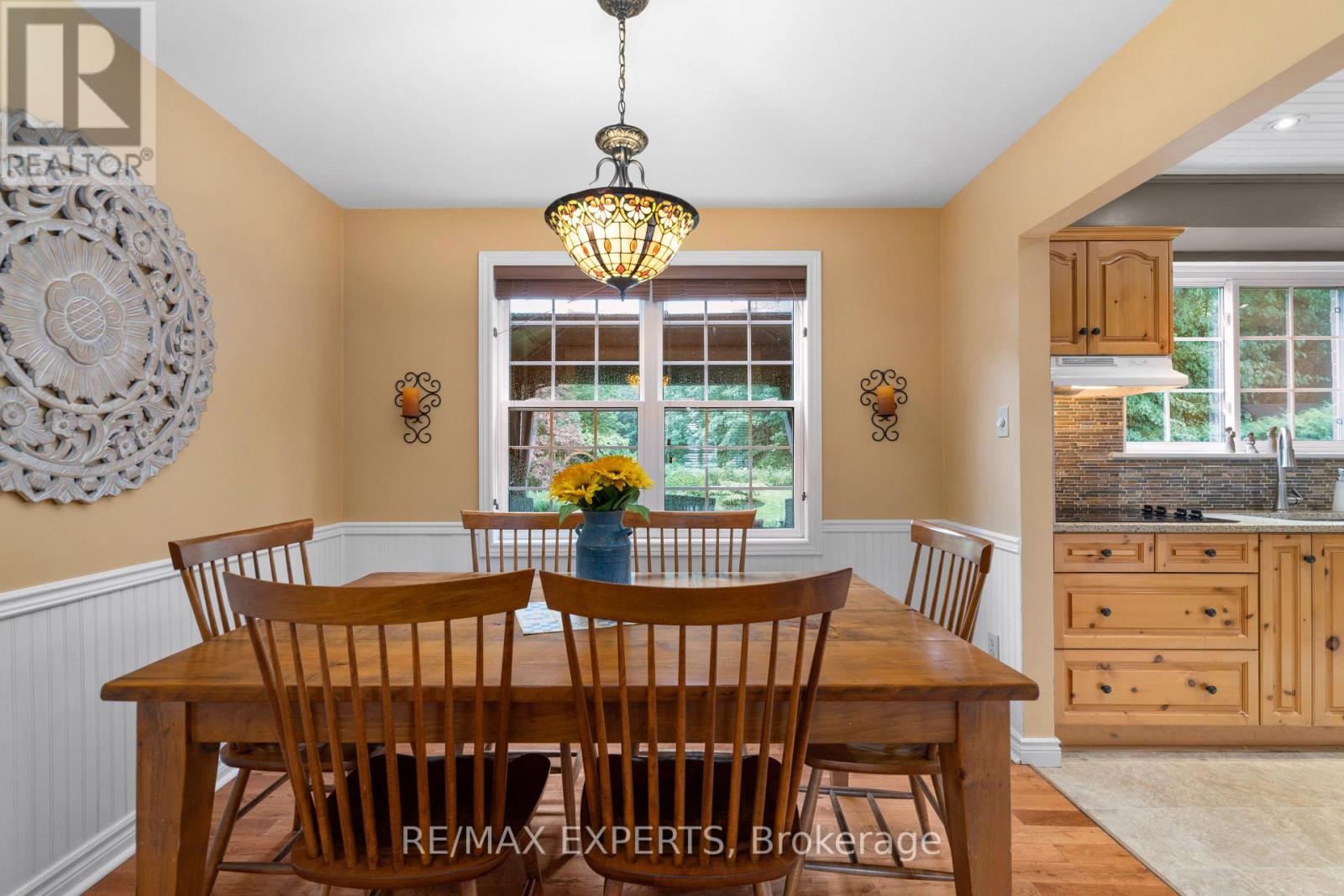 28 Hilltop Drive, Caledon, Ontario  L7C 1H6 - Photo 11 - W12373871