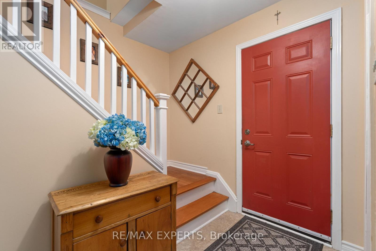 28 Hilltop Drive, Caledon, Ontario  L7C 1H6 - Photo 12 - W12373871