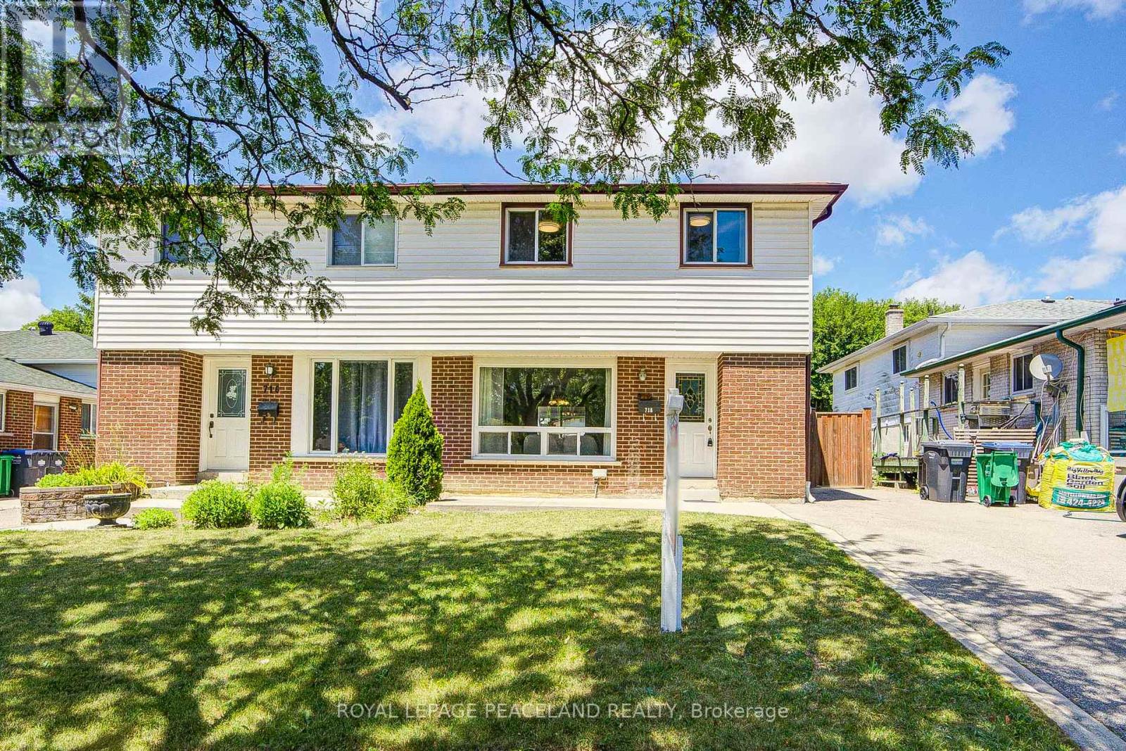 Property at 718 EAGLEMOUNT CRESCENT image 1