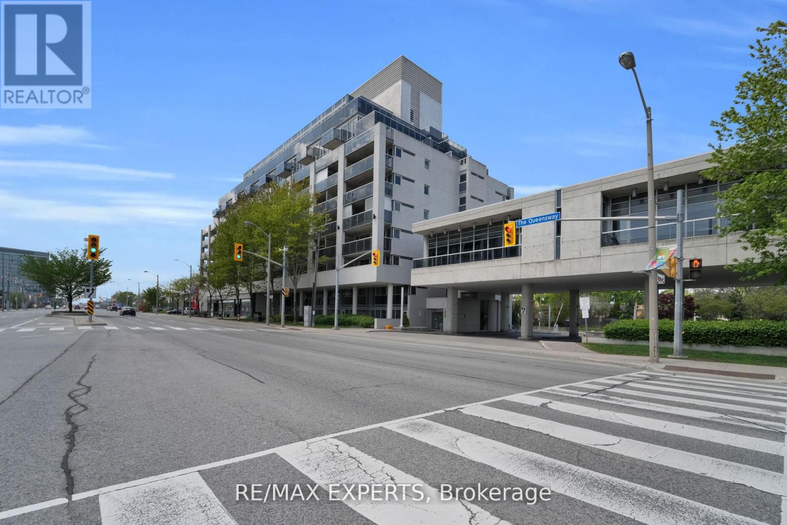 516 - 1050 THE QUEENSWAY, Toronto, Ontario