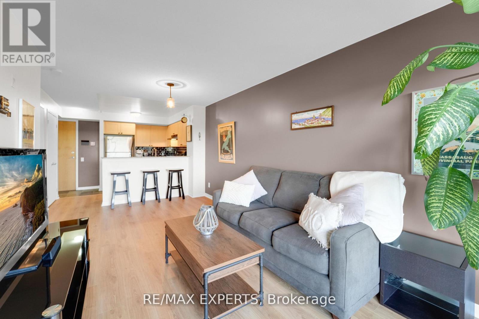 516 - 1050 The Queensway, Toronto, Ontario  M8Z 0A8 - Photo 10 - W12373908