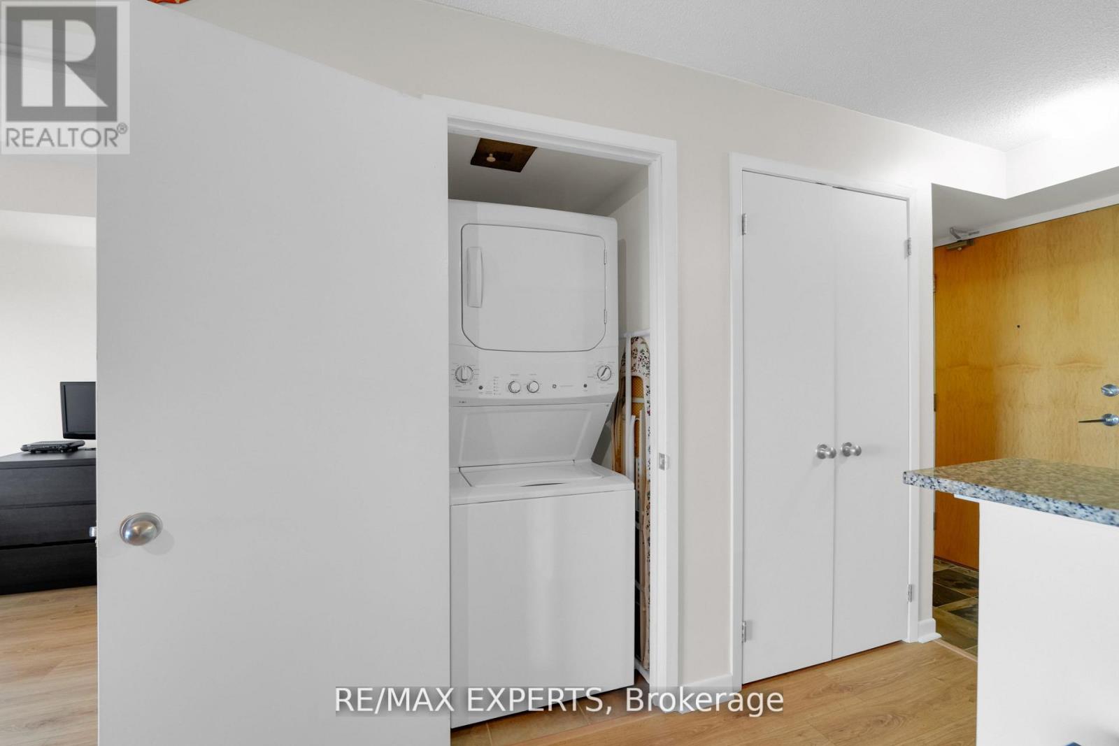 516 - 1050 The Queensway, Toronto, Ontario  M8Z 0A8 - Photo 15 - W12373908