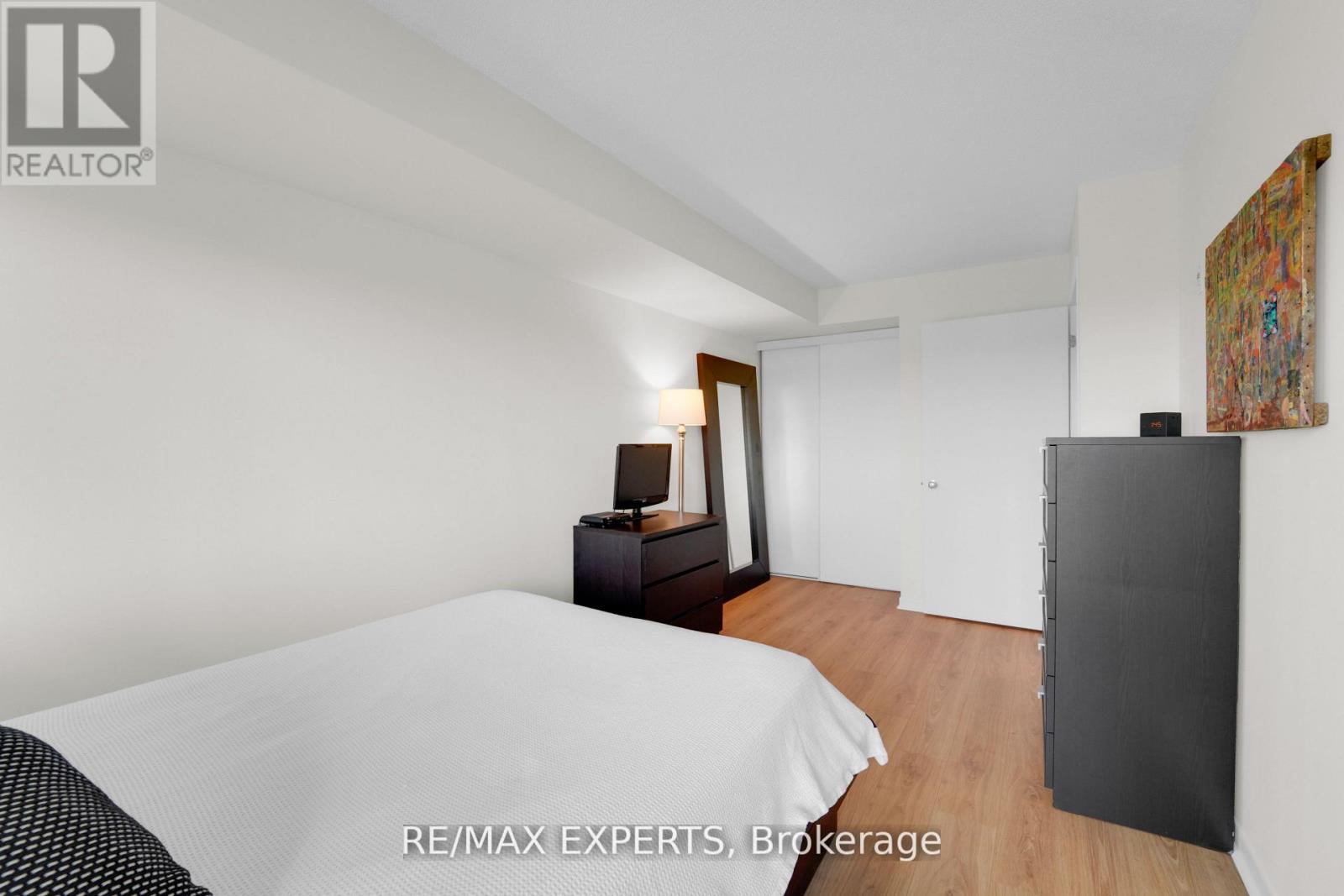 516 - 1050 The Queensway, Toronto, Ontario  M8Z 0A8 - Photo 17 - W12373908