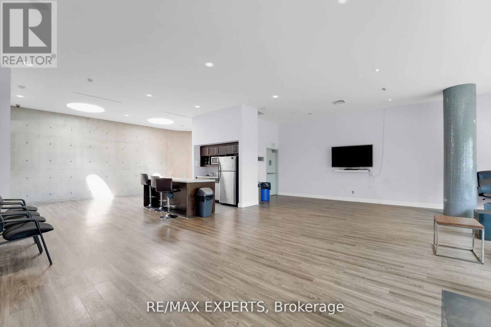 516 - 1050 The Queensway, Toronto, Ontario  M8Z 0A8 - Photo 37 - W12373908