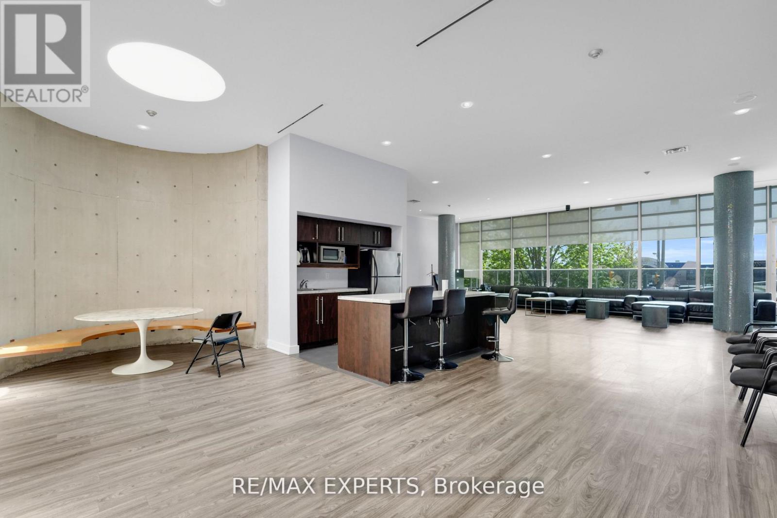 516 - 1050 The Queensway, Toronto, Ontario  M8Z 0A8 - Photo 38 - W12373908