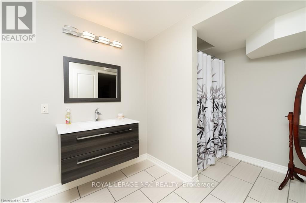 535 Carrie Avenue, Fort Erie, Ontario  L0S 1N0 - Photo 32 - X12033923