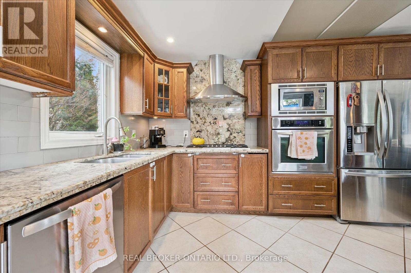 18 Pearwood Court, Kitchener, Ontario  N2P 2L1 - Photo 16 - X12367405