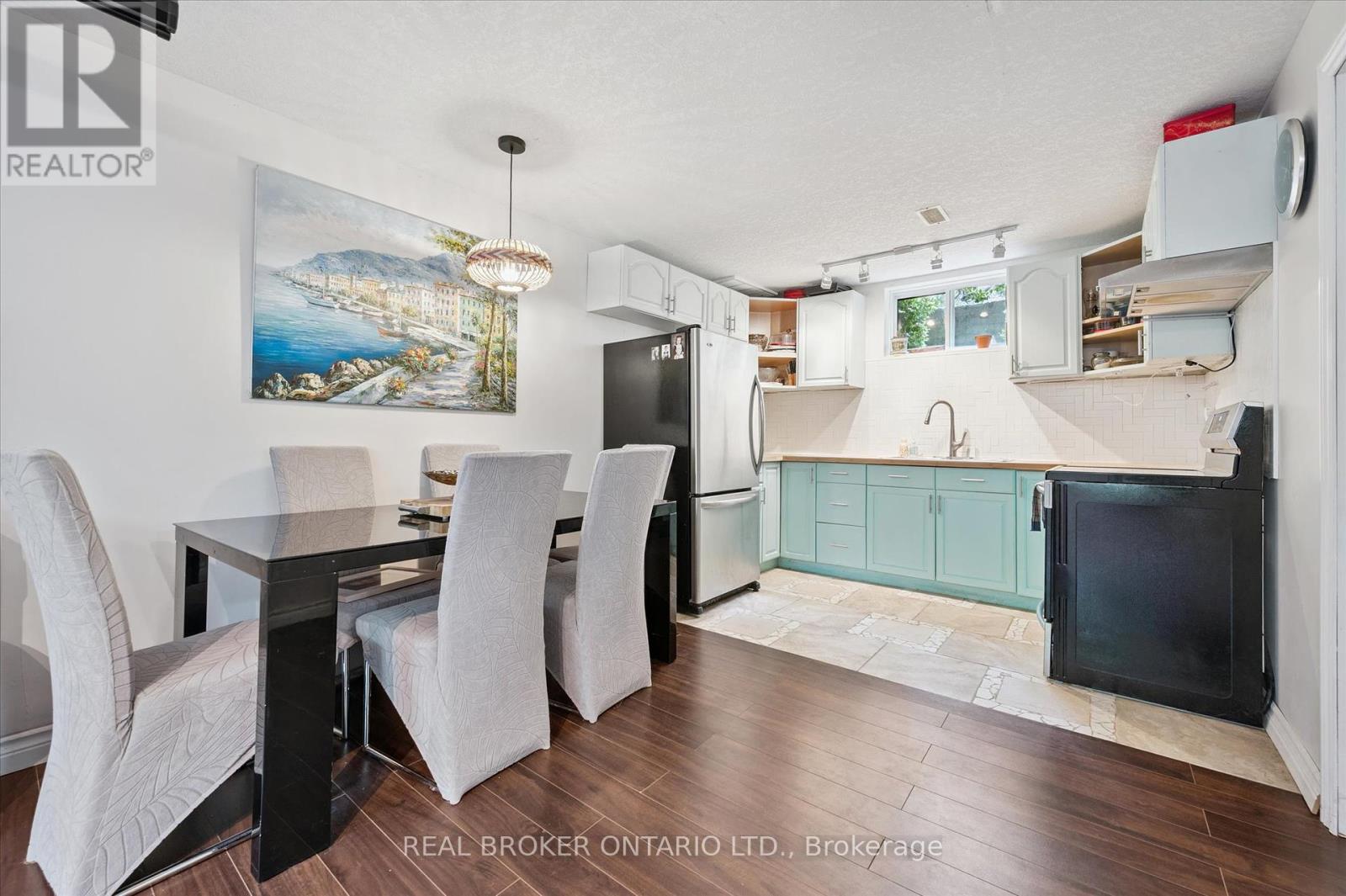 18 Pearwood Court, Kitchener, Ontario  N2P 2L1 - Photo 37 - X12367405