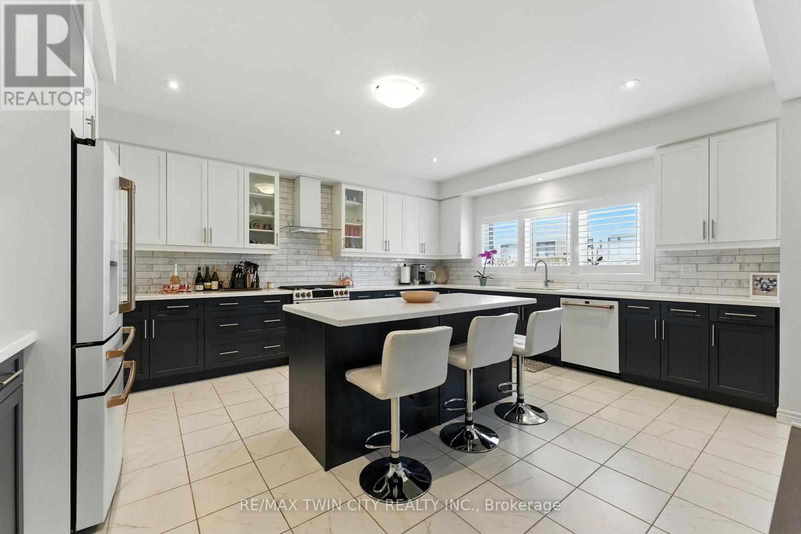 38 Lydia Lane, Brant, Ontario  N3L 0H5 - Photo 11 - X12373812