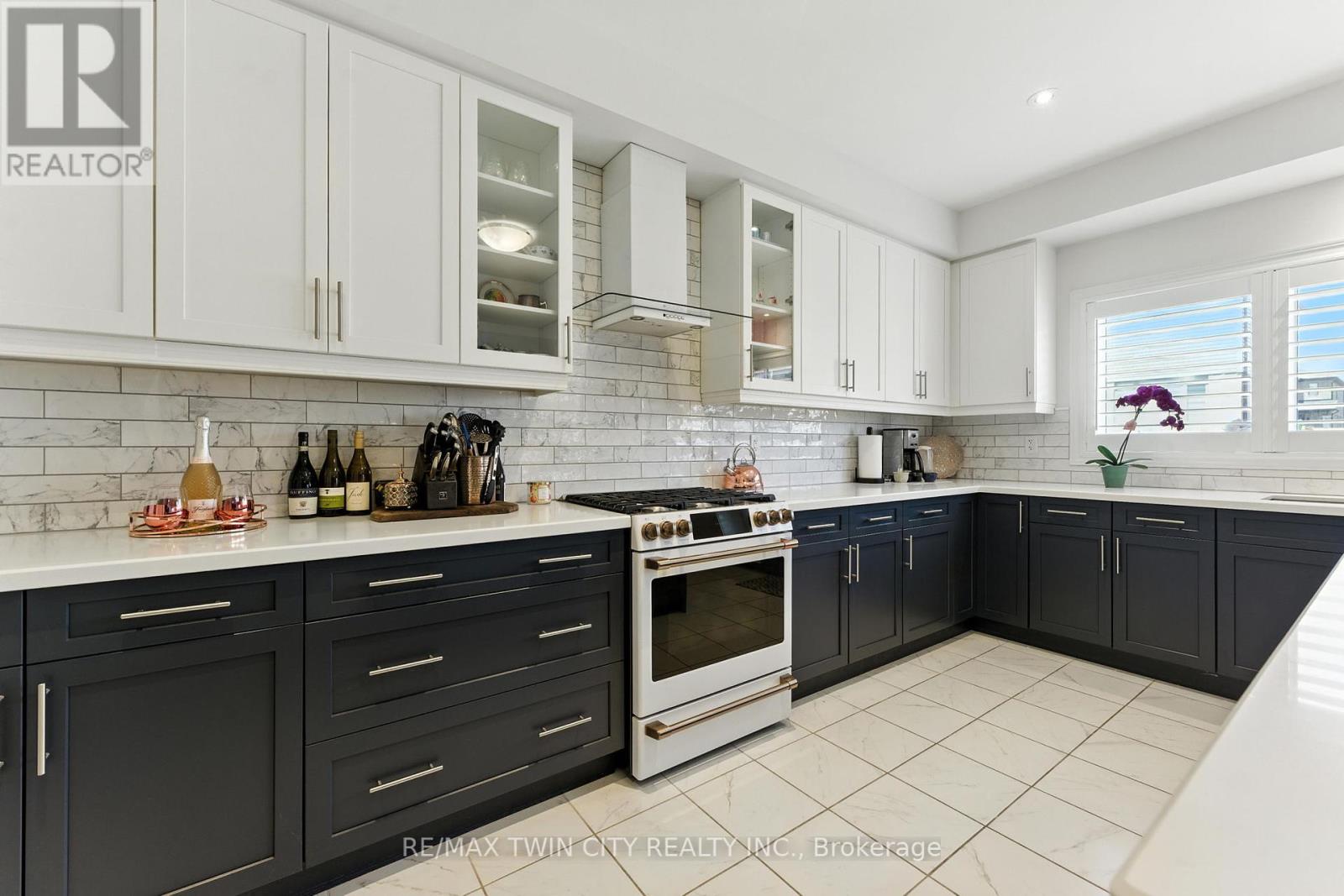 38 Lydia Lane, Brant, Ontario  N3L 0H5 - Photo 17 - X12373812