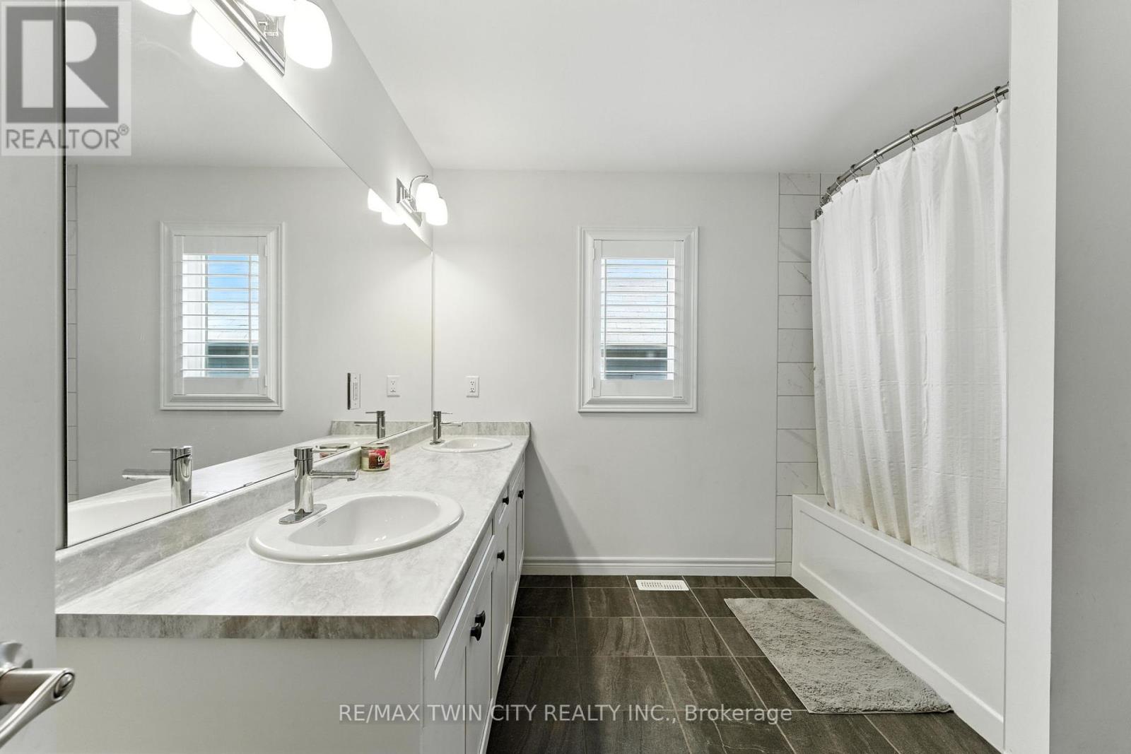38 Lydia Lane, Brant, Ontario  N3L 0H5 - Photo 31 - X12373812