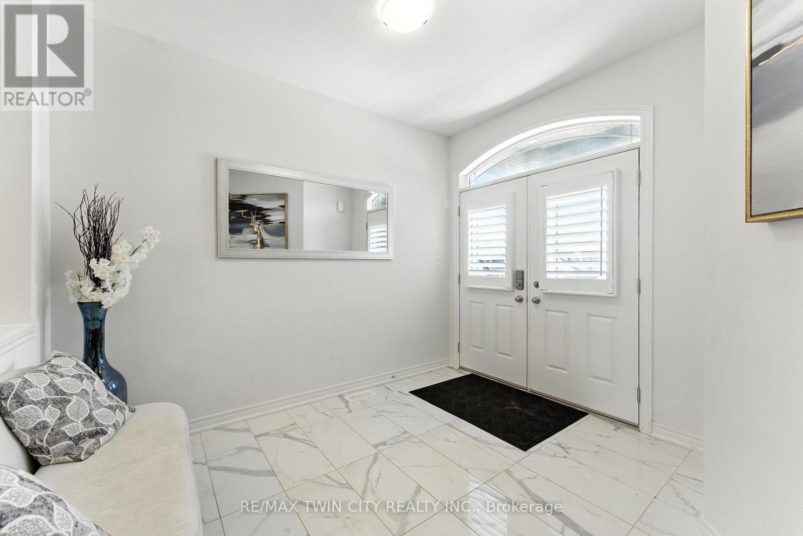 38 Lydia Lane, Brant, Ontario  N3L 0H5 - Photo 5 - X12373812