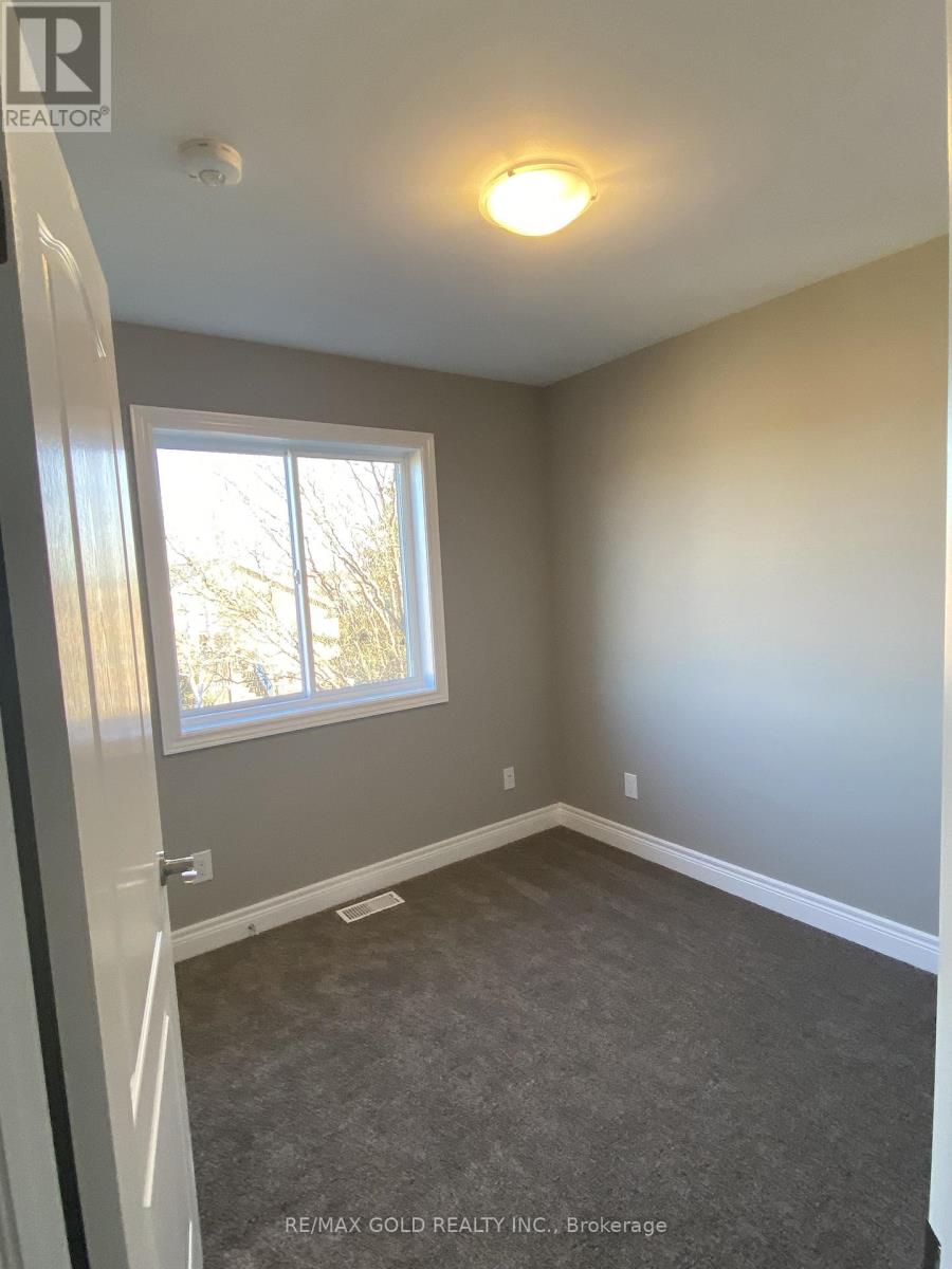 4 - 18 Corbin Street, St. Catharines, Ontario  L2P 0E8 - Photo 15 - X12373895