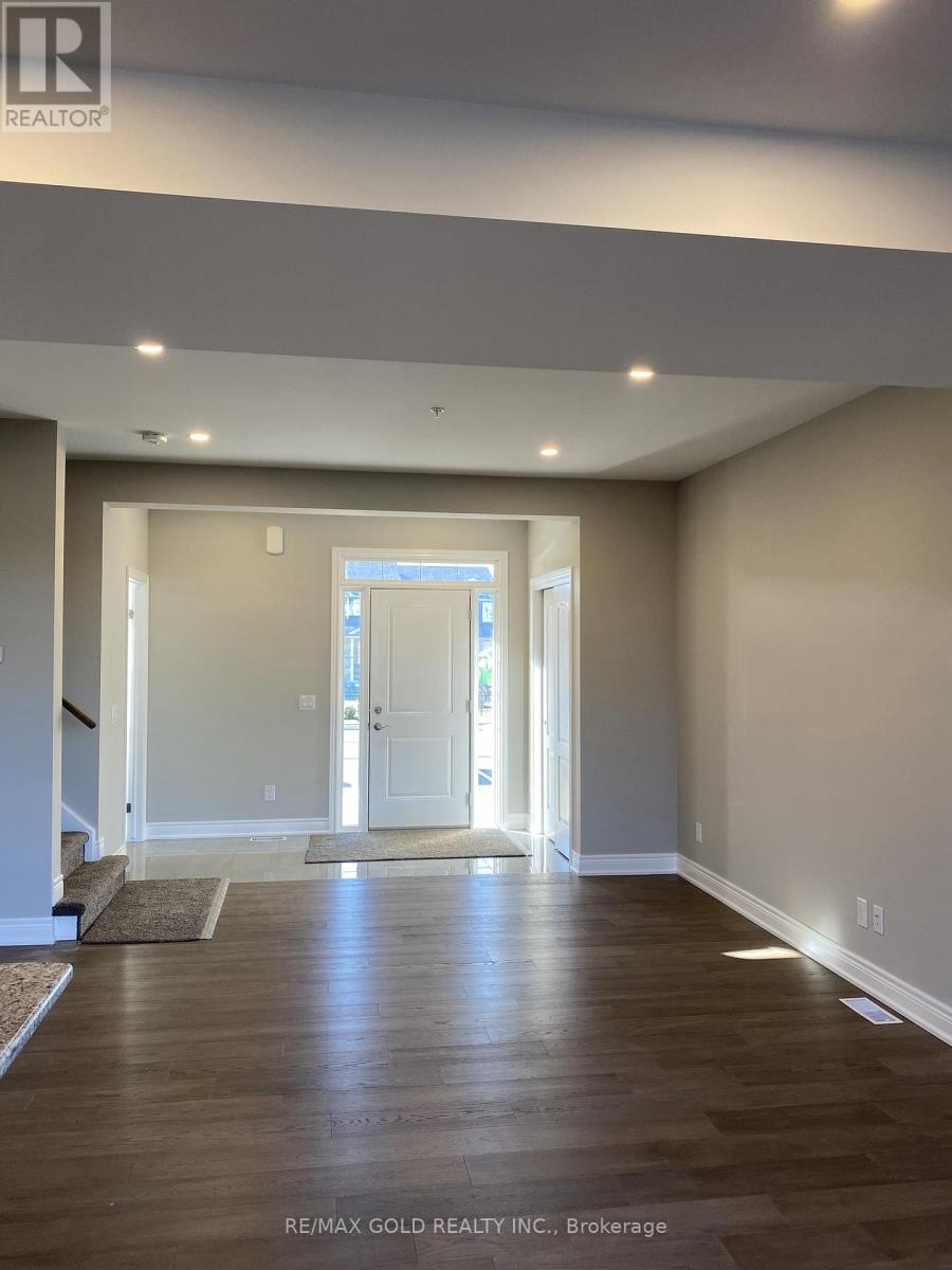 4 - 18 Corbin Street, St. Catharines, Ontario  L2P 0E8 - Photo 3 - X12373895