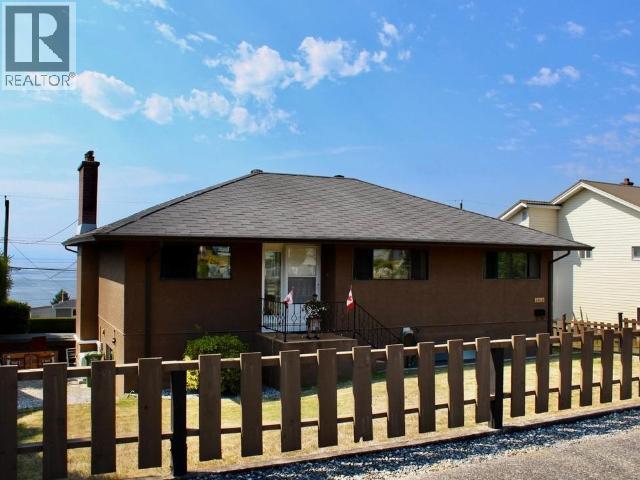 3933 MANITOBA AVE, Powell River, British Columbia
