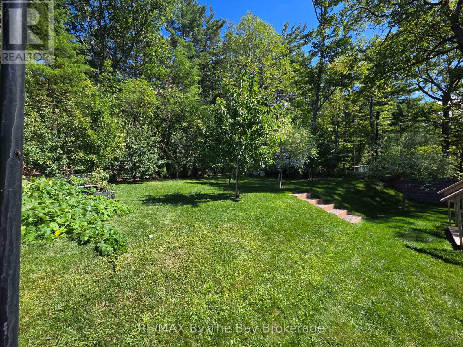 37 Wesley Avenue, Wasaga Beach, Ontario  L9Z 1C8 - Photo 32 - S12369930