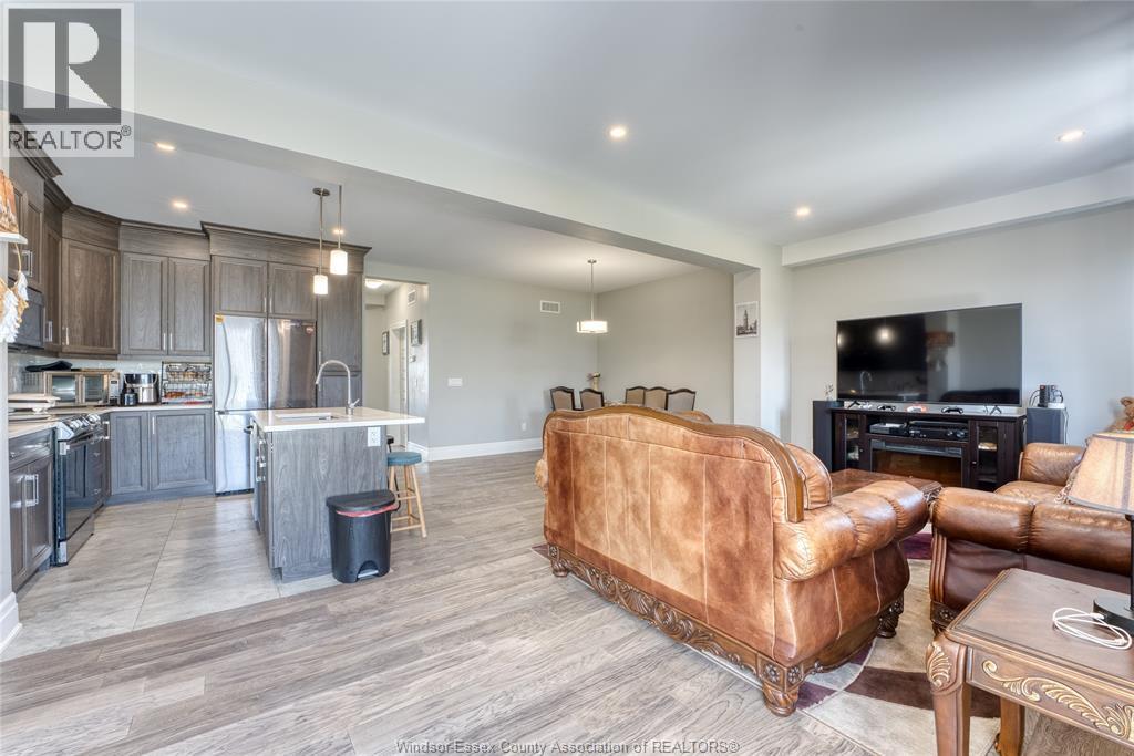 102 Lane Street, Essex, Ontario  N8M 0B2 - Photo 9 - 25022064