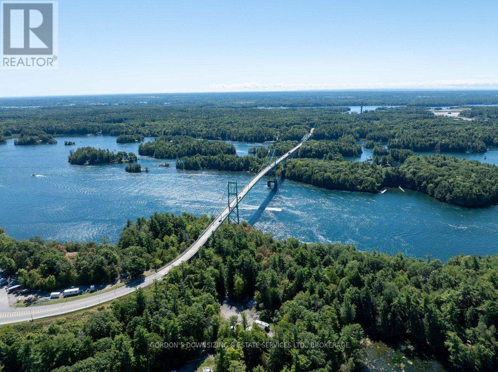 32 Village Estates Road, Leeds And The Thousand Islands, Ontario  K0E 1L0 - Photo 6 - X12373598