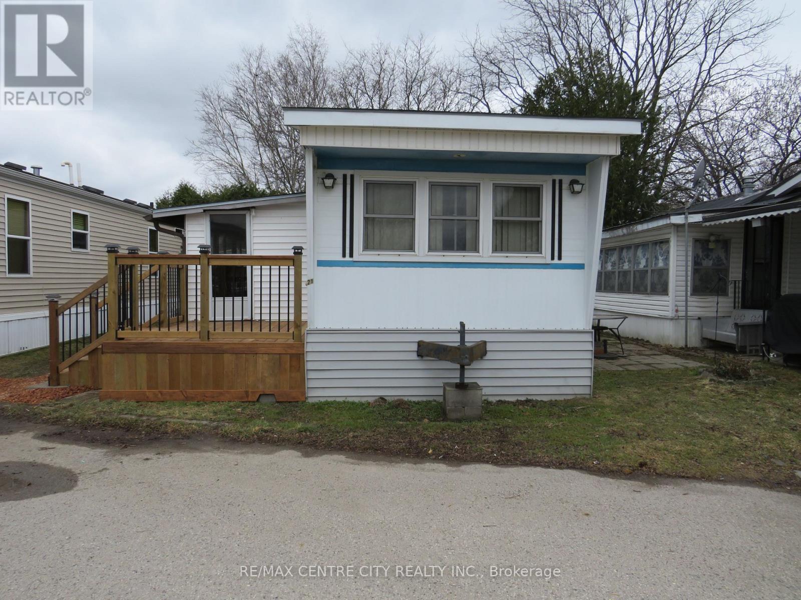 21 - 2189 Dundas Street E, London East, Ontario  N5V 1H3 - Photo 1 - X12033033