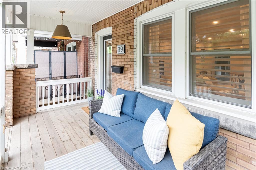 39 East Bend Avenue S, Hamilton, Ontario  L8M 3E4 - Photo 3 - 40764414