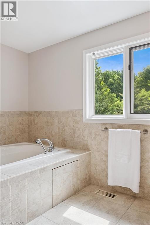 323 Amberwood Drive, Waterloo, Ontario  N2T 2E9 - Photo 34 - 40763619