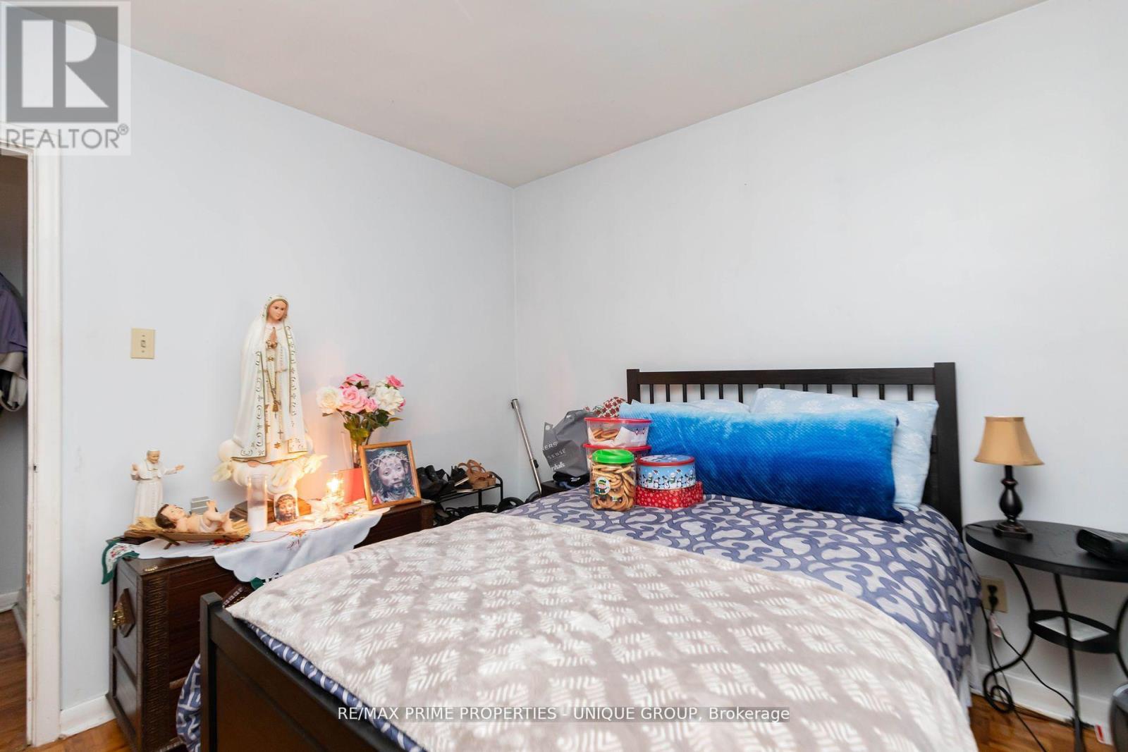 157 Berry Road, Toronto, Ontario  M8Y 1W4 - Photo 11 - W12373408