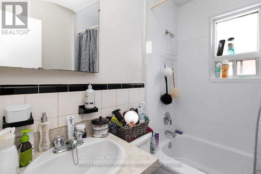 157 Berry Road, Toronto, Ontario  M8Y 1W4 - Photo 12 - W12373408