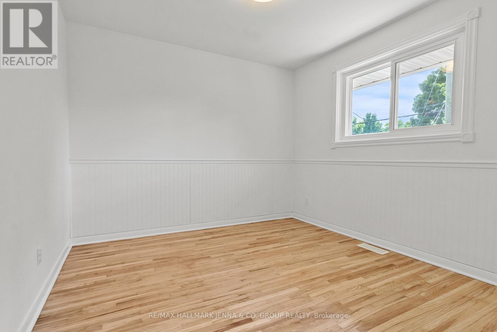 1246 Cobden Road, Ottawa, Ontario  K2C 2Z9 - Photo 13 - X12373699