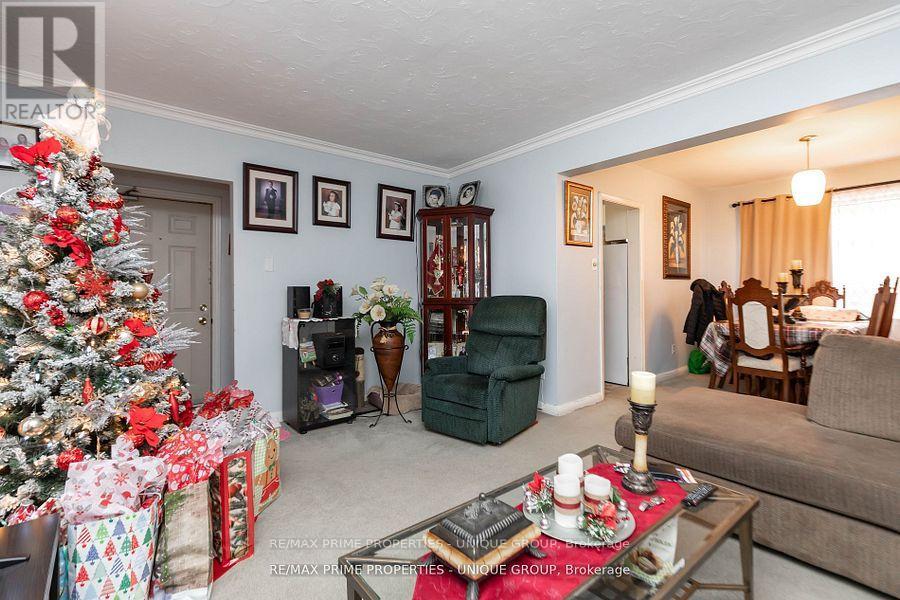 157 Berry Road, Toronto, Ontario  M8Y 1W4 - Photo 4 - W12373408