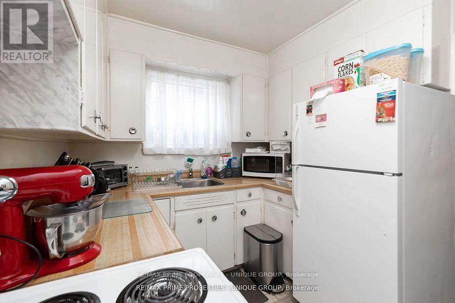 157 Berry Road, Toronto, Ontario  M8Y 1W4 - Photo 8 - W12373408