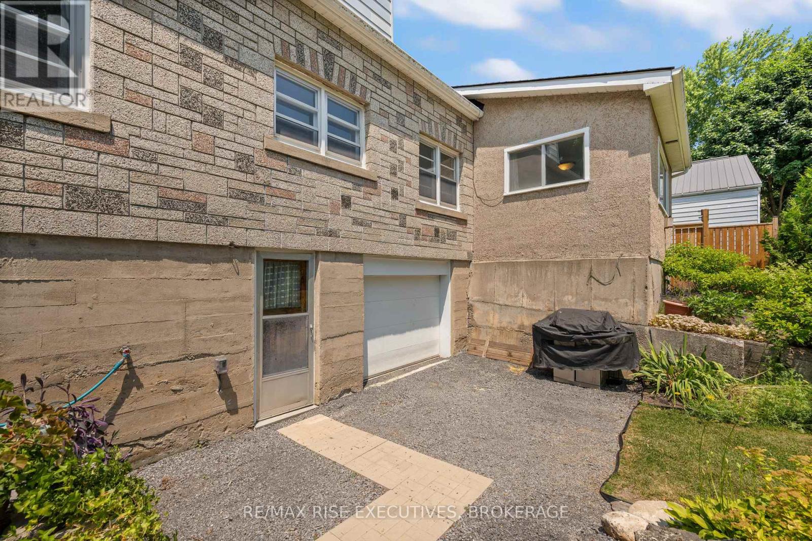 320 Dundas Street W, Greater Napanee, Ontario  K7R 2B4 - Photo 45 - X12374243