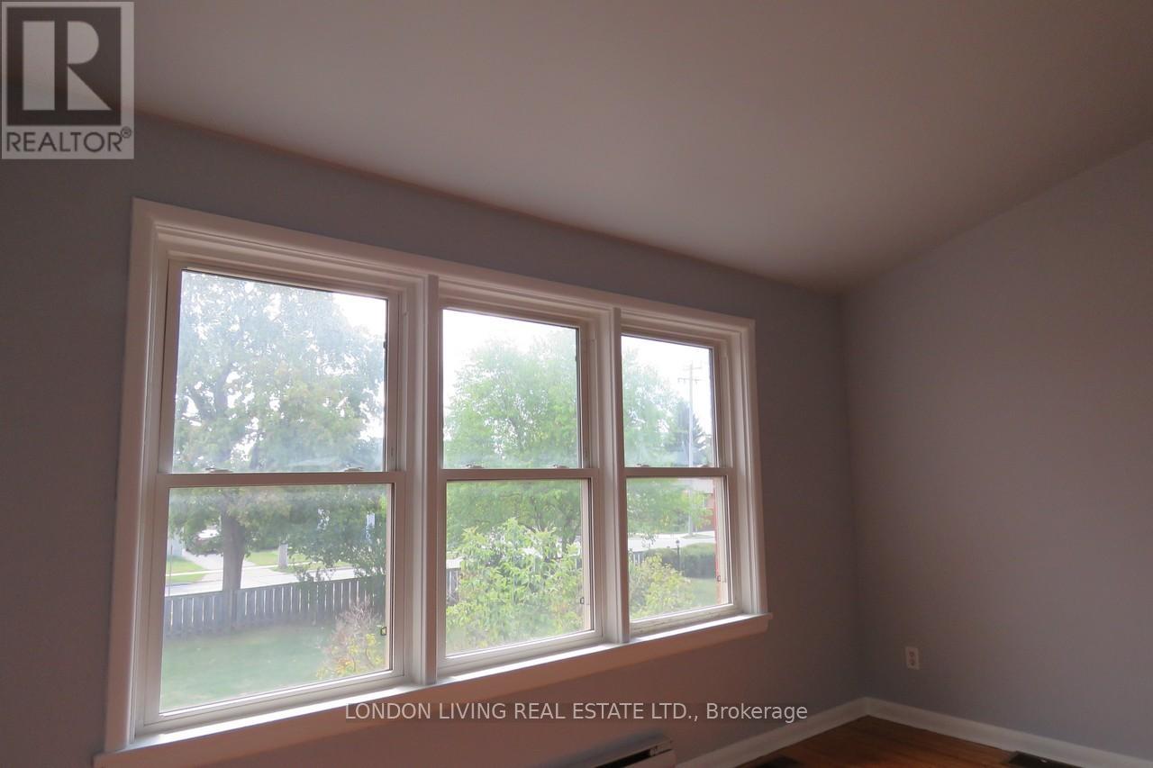 1002 Kipps Lane, London East, Ontario  N5Y 4S5 - Photo 11 - X12374076