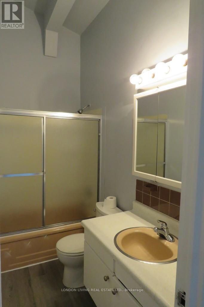 1002 Kipps Lane, London East, Ontario  N5Y 4S5 - Photo 12 - X12374076