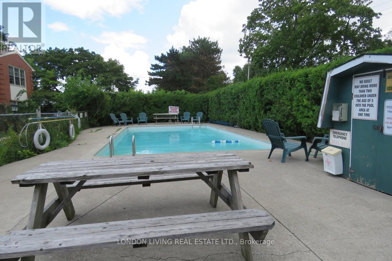 1002 Kipps Lane, London East, Ontario  N5Y 4S5 - Photo 13 - X12374076